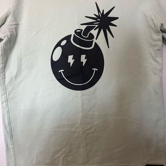 NEW CLOAKZY Shirt Women’s SZ‎ Small Bomb Design Punk Skater - Picture 4 of 13